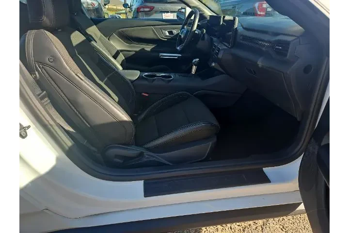 $26890 : Ford Mustang 2024 EcoBoost 2 image 5