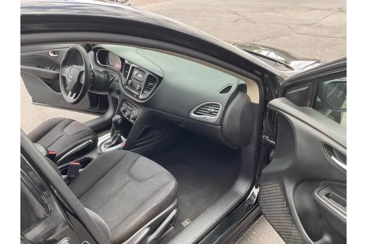2014 Dart SE image 9