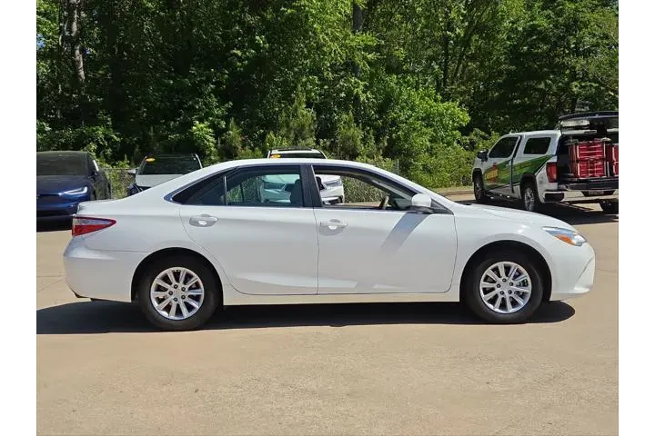 $16883 : Toyota Camry 2016 LE 4dr Sed image 8