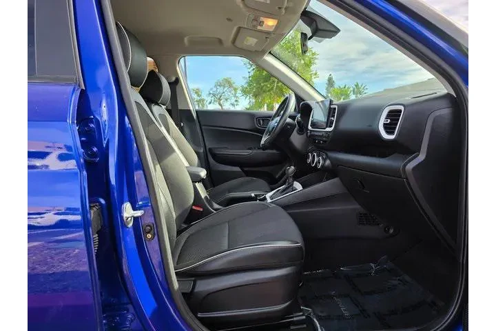 $17895 : Hyundai VENUE 2022 Limited 4 image 10