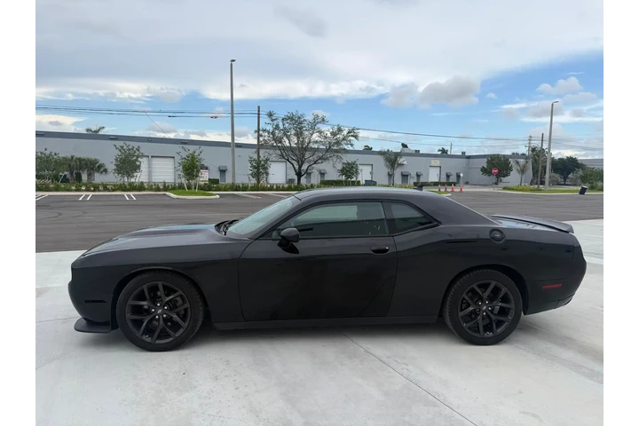 $16900 : DODGE CHALLENGER GT image 9