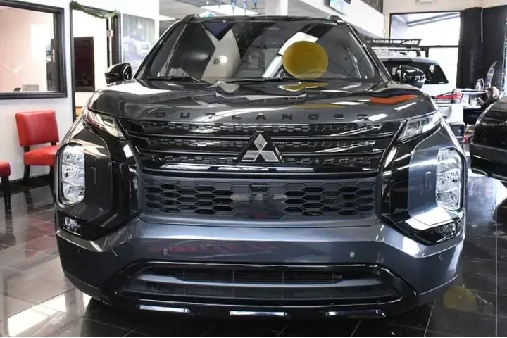 $29995 : Mitsubishi Outlander 2024 AW image 2