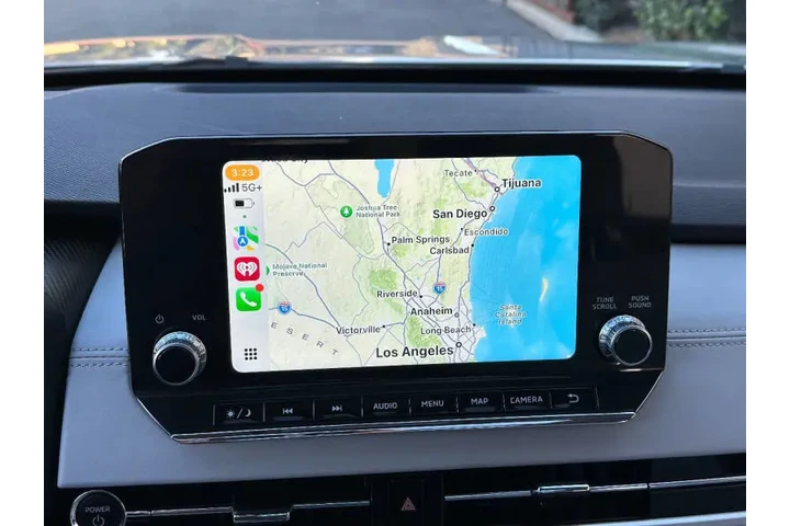 $32499 : 2023 Outlander PHEV SEL image 8