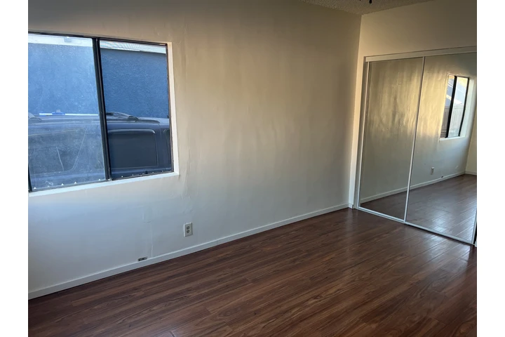 $3000 : casa de 3 rec southgate image 8