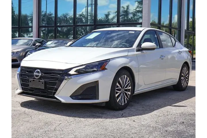 $16990 : Nissan Altima 2023 2.5 SV 4d image 5