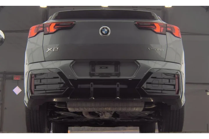 $36477 : BMW X2 2025 AWD xDrive28i 4d image 8