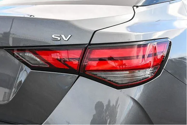 $16988 : Nissan Sentra 2024 SV 4dr Se image 9