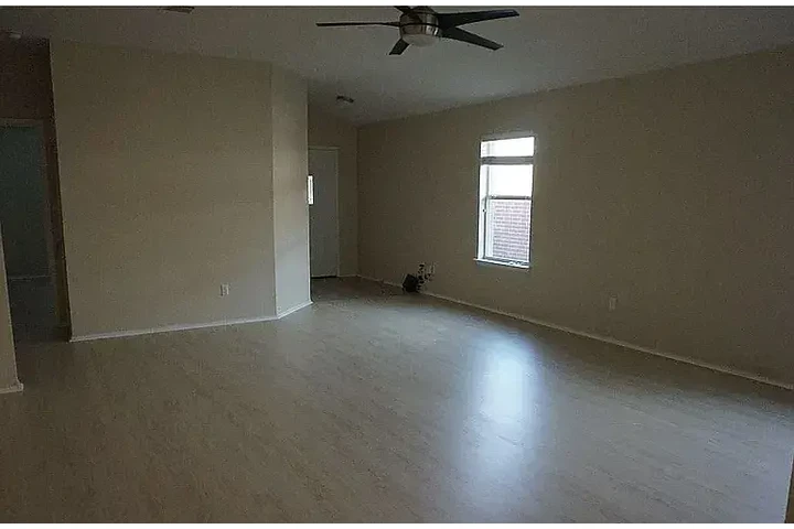 $1250 : HOUSE RENT AVAILABLE AUSTIN TX image 7