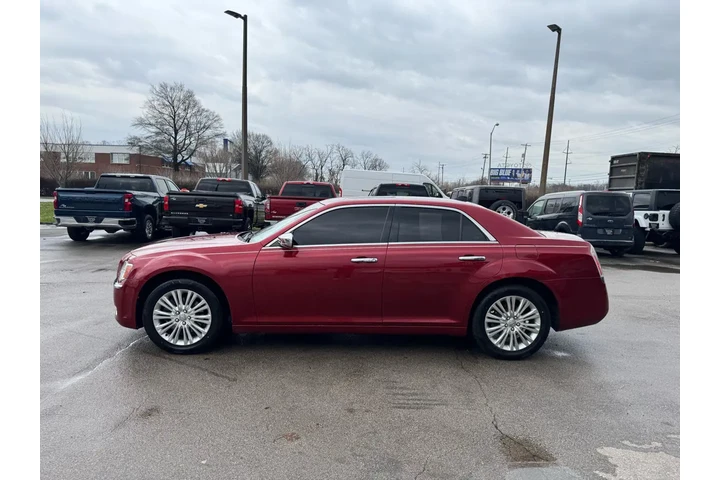 $9450 : 2012 300 4dr Sdn V6 Limited A image 5