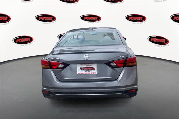 $21995 : Used 2022 Altima 2.5 SV Sedan image 5