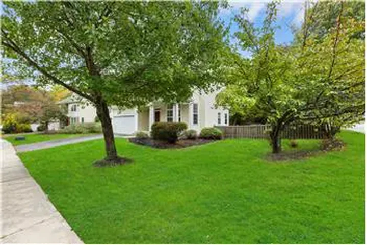 $3900 : Rental property with 3 bedro image 4