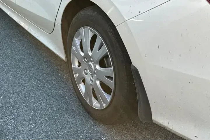 $24999 : Honda Civic 2024 LX 4dr Seda image 4