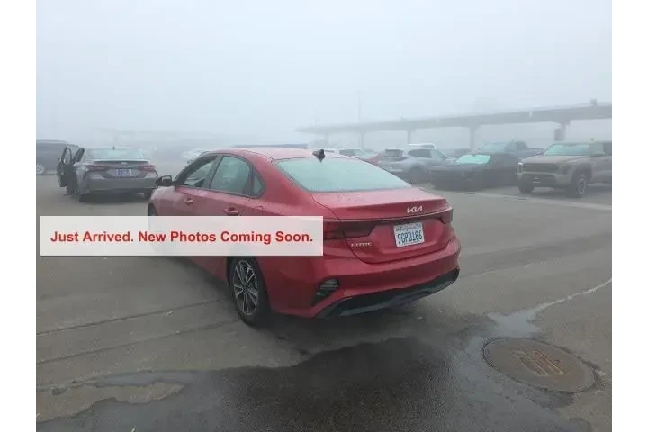 $17500 : Kia Forte 2023 LXS 4dr Sedan image 4