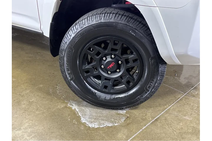 $35000 : Silver Certified2019 4Runner image 10