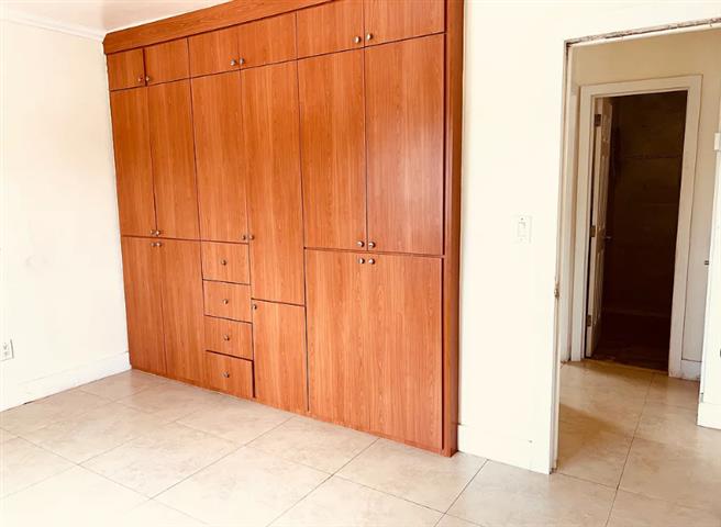 $2350 : Nice 3 bedroom house in Miami image 7