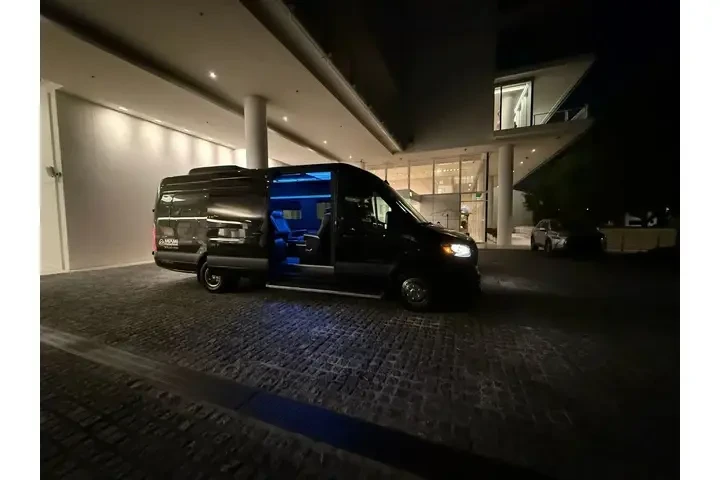 Fast Taxi Cab Service near me image 3