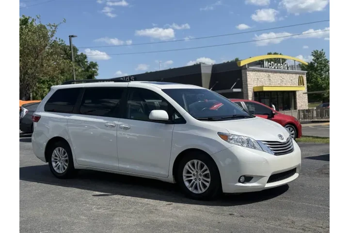 $17995 : 2015 Sienna XLE Premium 8-Pas image 5