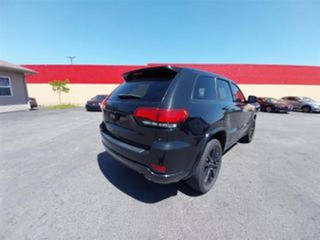 $20499 : 2018 Jeep Grand Cherokee image 4