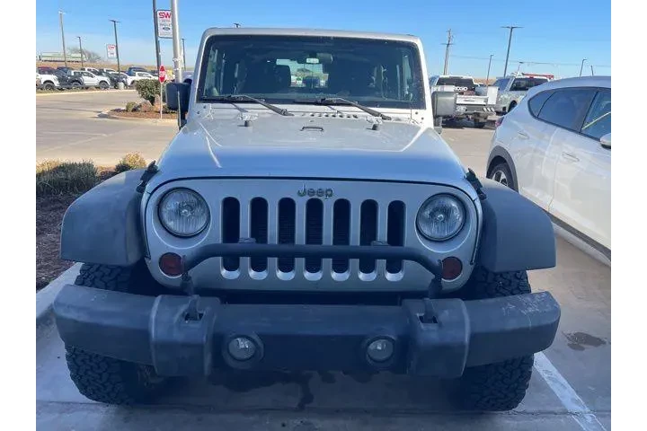 $9800 : Jeep Wrangler 2011 4x4 Sport image 4