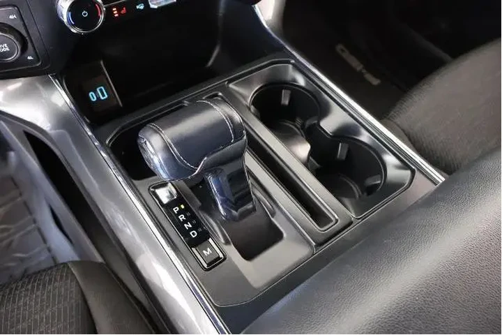 $38047 : Ford F-150 2023 4x4 XLT 4dr image 10