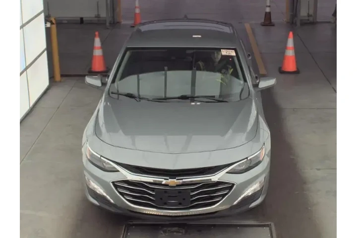 $16493 : Chevrolet Malibu 2023 LT 4dr image 2