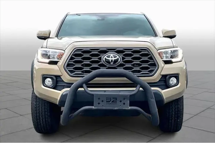 $31998 : Toyota Tacoma 2020 4x4 TRD O image 4