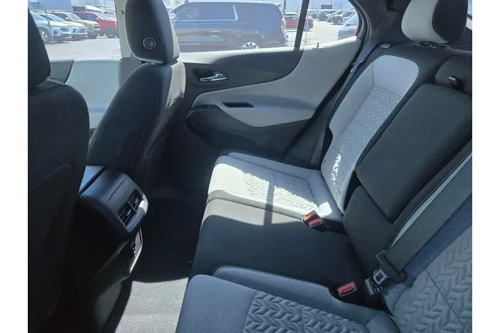 $21991 : Chevrolet Equinox 2023 LS 4d image 5