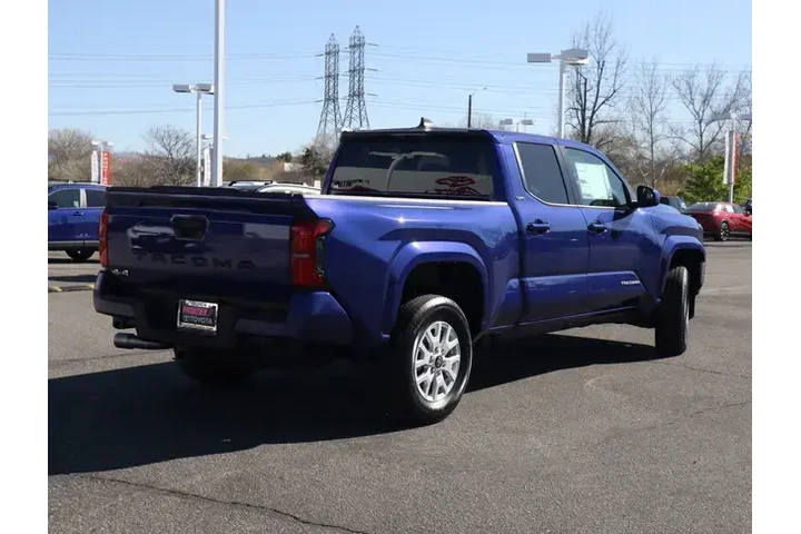 $35650 : Toyota Tacoma 2025 4x4 SR5 4 image 3