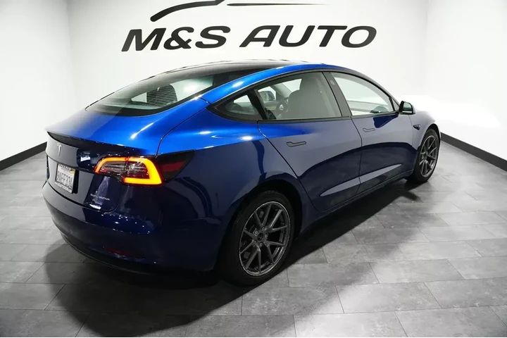 $22990 : 2022 Model 3 image 9