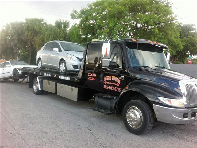 TOWING SERVICE ( 305) 303 8716 image 1