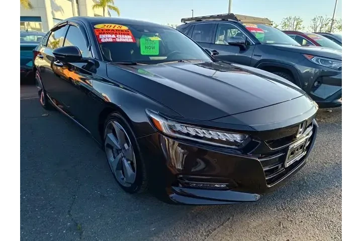 $22750 : Honda Accord 2018 Touring 4d image 1