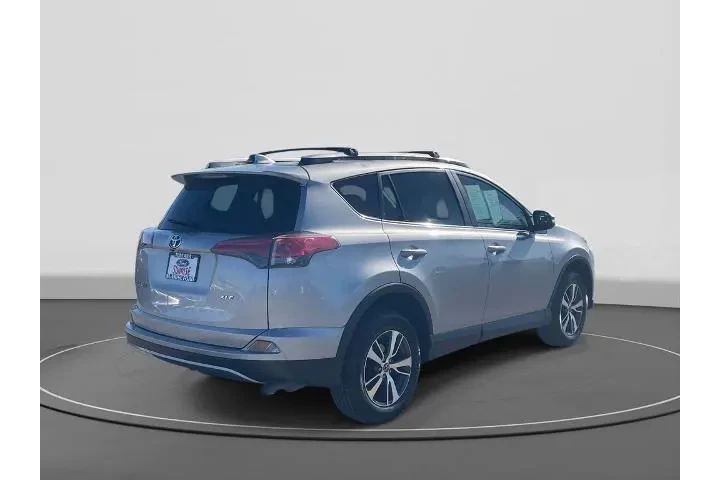 $12900 : Toyota RAV4 2017 XLE 4dr SUV image 4