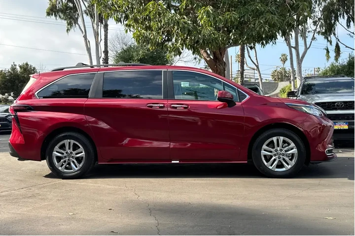 $39888 : Toyota Sienna 2022 XLE 8-Pas image 3