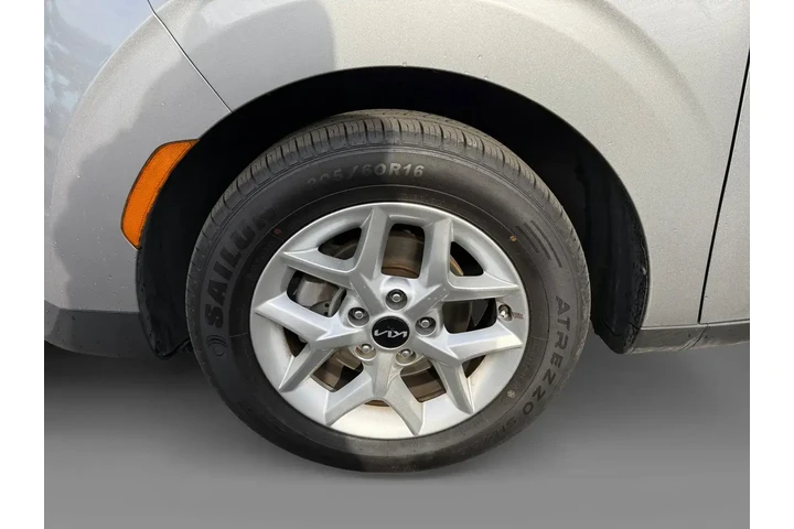 $14881 : Kia Soul 2023 S 4dr Crossove image 9