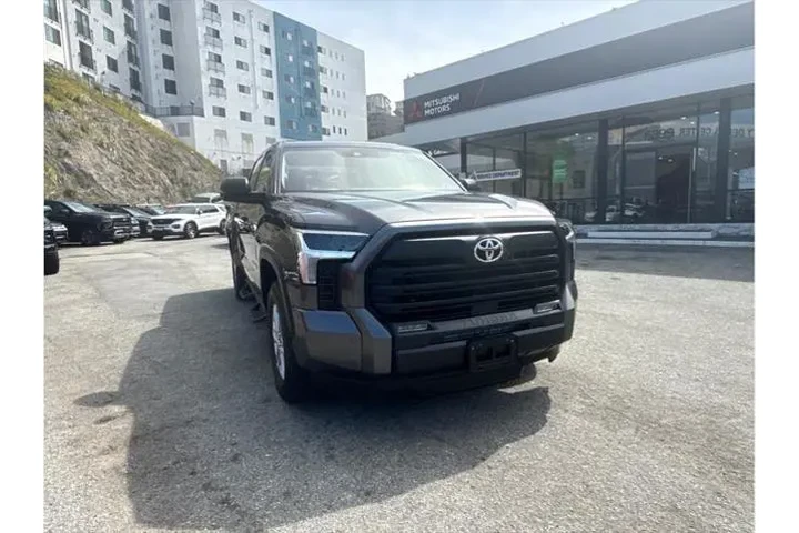 $39388 : Toyota Tundra 2023 4x4 SR5 4 image 3