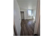 $900 : Es un apartamento thumbnail