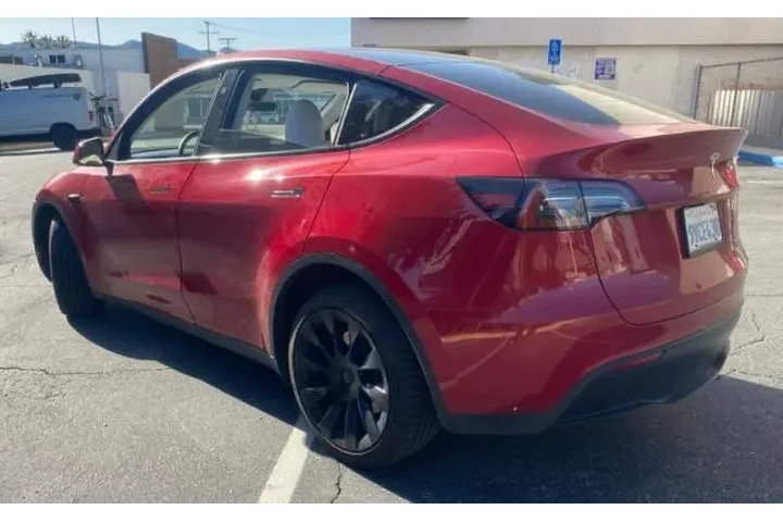 $33000 : Tesla Model Y 2023 AWD 4dr C image 3