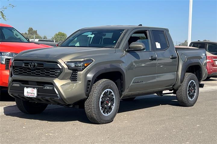 $46140 : New 2024 Tacoma TRD Off Road image 8