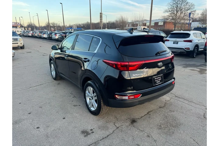 $5980 : 2017 Sportage LX AWD image 4