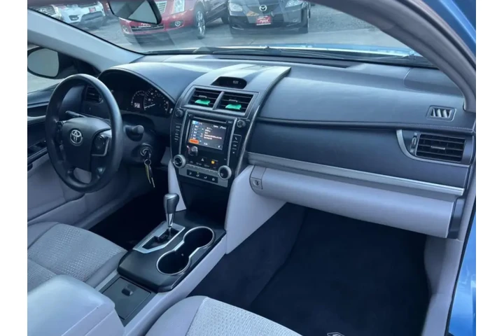 $2800 : Toyota Camry 2012 image 4