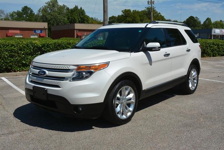 2015 Explorer Limited image 1