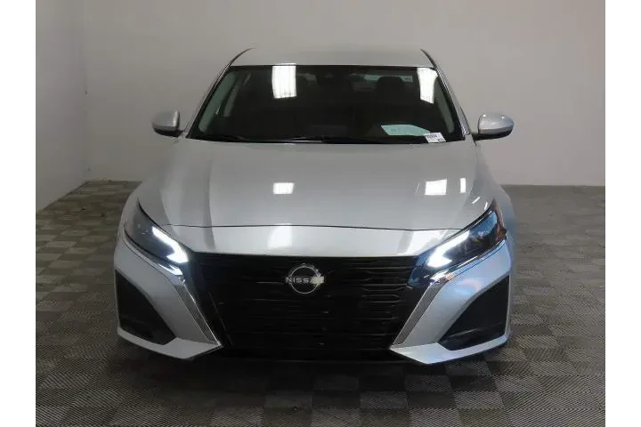 $20174 : Nissan Altima 2023 2.5 SV 4d image 6