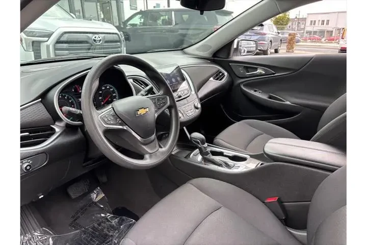 $18498 : Chevrolet Malibu 2023 LT 4dr image 9