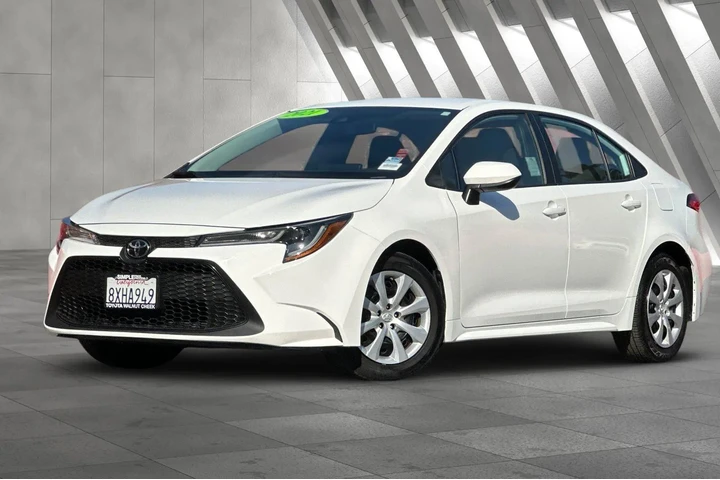 $17300 : Toyota Corolla 2021 LE 4dr S image 2