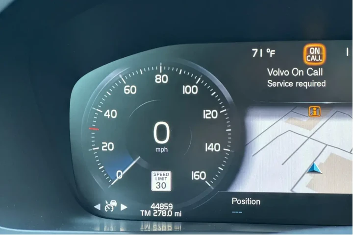 $32402 : Volvo XC90 2022 AWD T6 Momen image 1