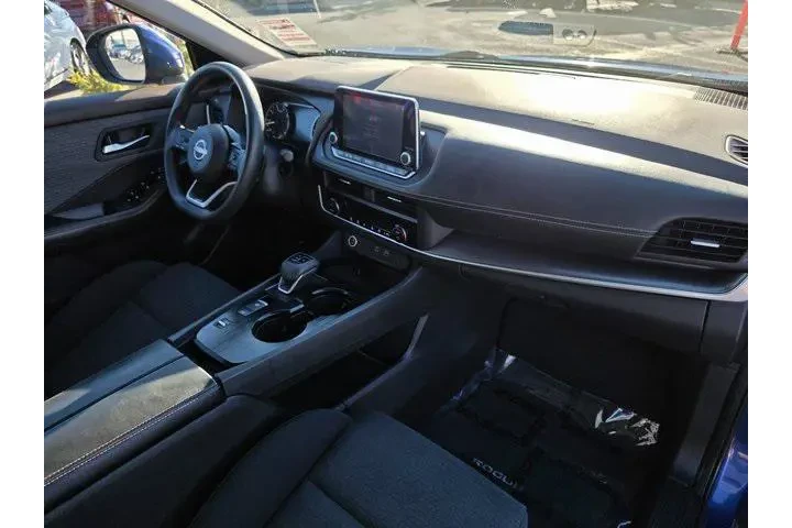 $23300 : Nissan Rogue 2023 SV 4dr Cro image 9