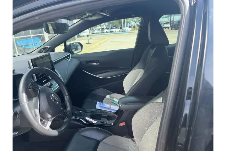 $21211 : Toyota Corolla Hatchback 202 image 5