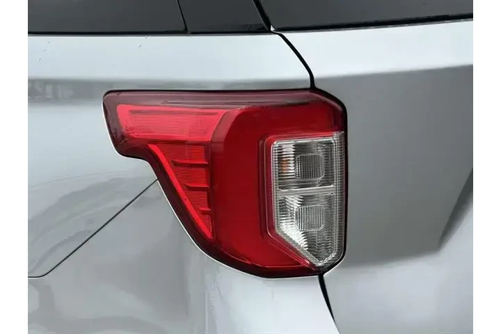 $29932 : Ford Explorer 2023 AWD XLT 4 image 9