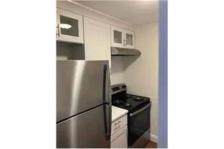 $2300 : Rental property with 1 bedro image 2