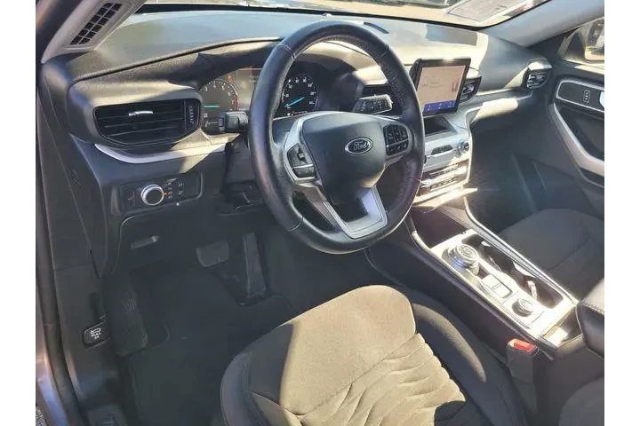 $22330 : Ford Explorer 2021 AWD XLT 4 image 9